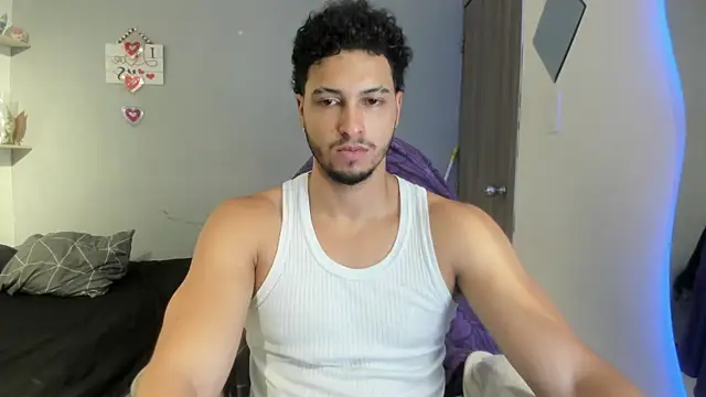 Snapshot of Kris_Khalifa69 chatting on July 15, 3:06 pm Kris Khalifa69 online show from July 15, 3:06 pm