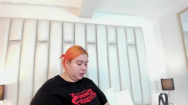 aandreaperez online show from September 20, 12:28 pm