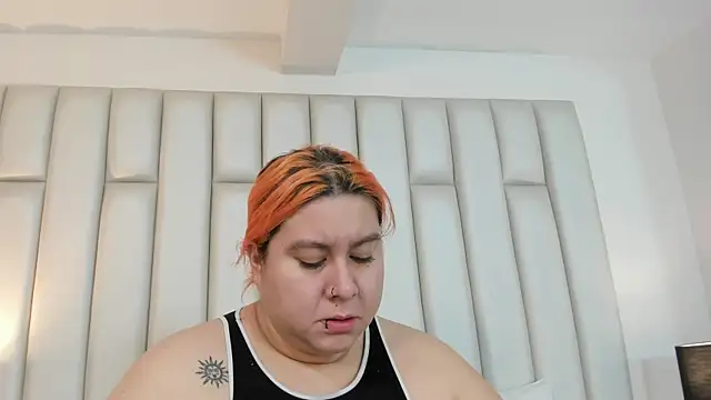 aandreaperez online show from October 11, 11:31 am