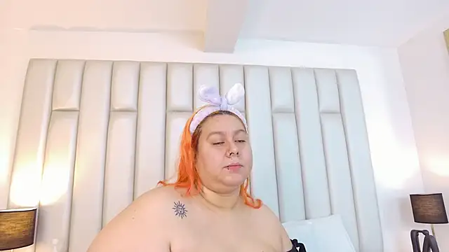 aandreaperez online show from November 25, 11:43 am