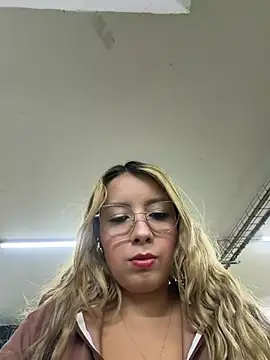 ValeriaHot69 online show from May 8, 3:39 pm