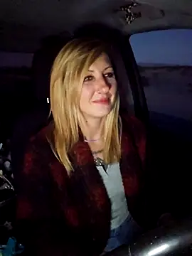 SheIsSomething online show from January 10, 1:18 am