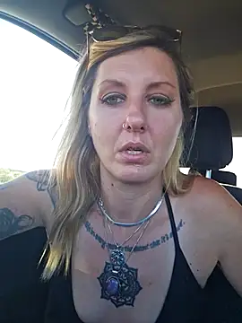 SheIsSomething online show from February 18, 11:55 pm