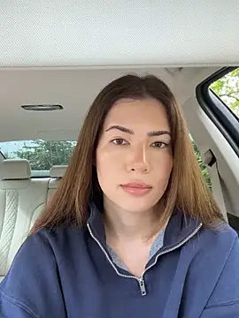 clairewntr online show from June 4, 8:31 am