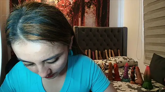 Snapshot of sofia23dirty chatting on June 20, 7:05 pm sofia23dirty online show from June 20, 7:05 pm