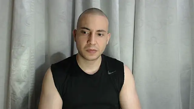 Snapshot of Armando_2002 chatting on November 5, 2:55 am Armando 2002 online show from November 5, 2:55 am