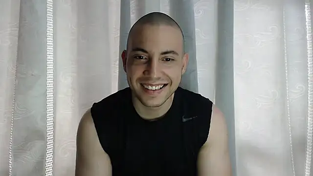 Snapshot of Armando_2002 chatting on November 5, 5:13 pm Armando 2002 online show from November 5, 5:13 pm