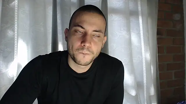 Snapshot of Armando_2002 chatting on November 10, 6:51 pm Armando 2002 online show from November 10, 6:51 pm