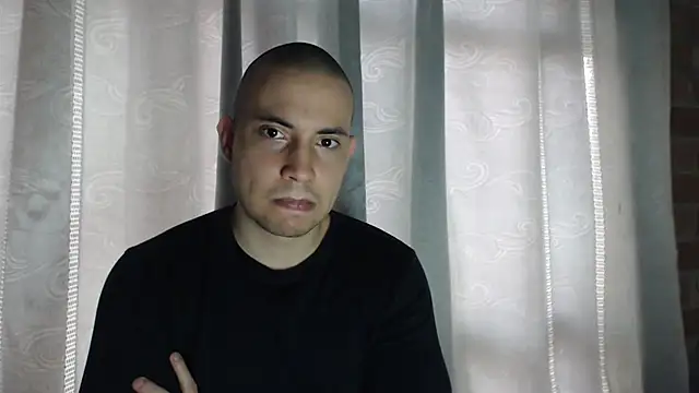 Snapshot of Armando_2002 chatting on November 14, 4:17 pm Armando 2002 online show from November 14, 4:17 pm