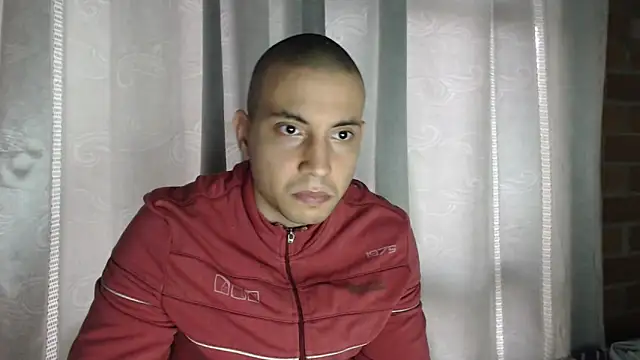 Snapshot of Armando_2002 chatting on November 16, 6:13 pm Armando 2002 online show from November 16, 6:13 pm