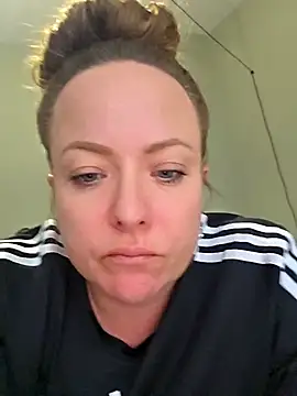 julimonroe online show from March 22, 10:24 pm