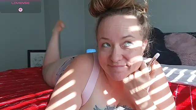 julimonroe online show from April 2, 3:53 pm