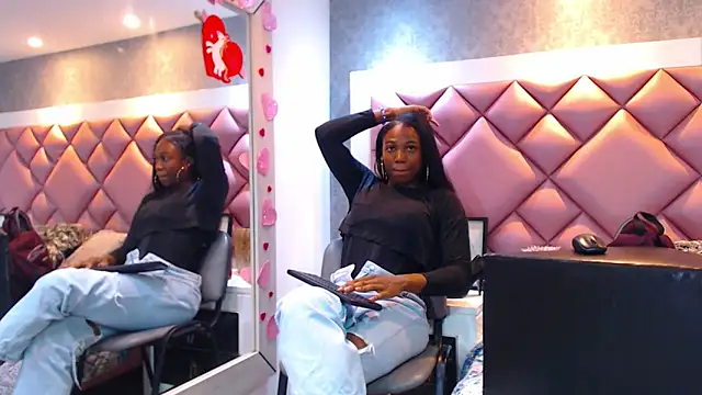 Snapshot of DanielaDuff chatting on September 9, 7:35 pm DanielaDuff online show from September 9, 7:35 pm