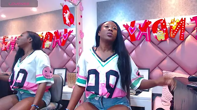 Snapshot of DanielaDuff chatting on September 27, 7:52 pm DanielaDuff online show from September 27, 7:52 pm