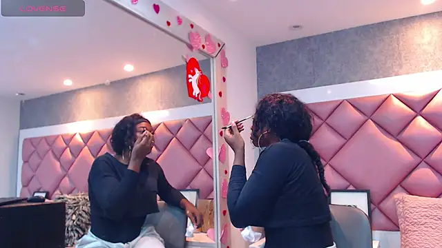 Snapshot of DanielaDuff chatting on November 5, 7:58 pm DanielaDuff online show from November 5, 7:58 pm