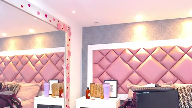 Snapshot of DanielaDuff chatting on January 31, 8:18 pm DanielaDuff online show from January 31, 8:18 pm