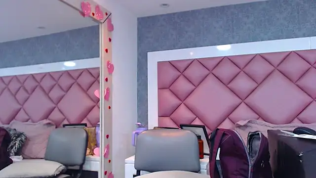 Snapshot of DanielaDuff chatting on February 6, 7:39 pm DanielaDuff online show from February 6, 7:39 pm