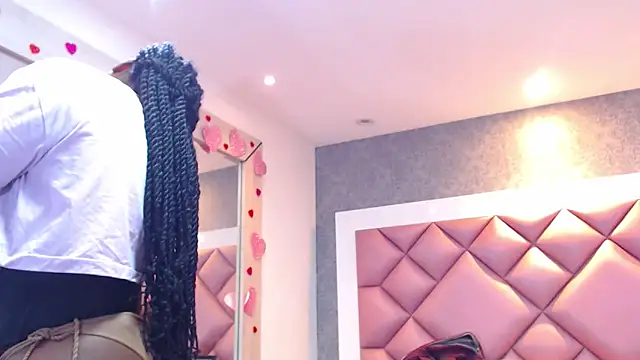 Snapshot of DanielaDuff chatting on March 4, 7:42 pm DanielaDuff online show from March 4, 7:42 pm