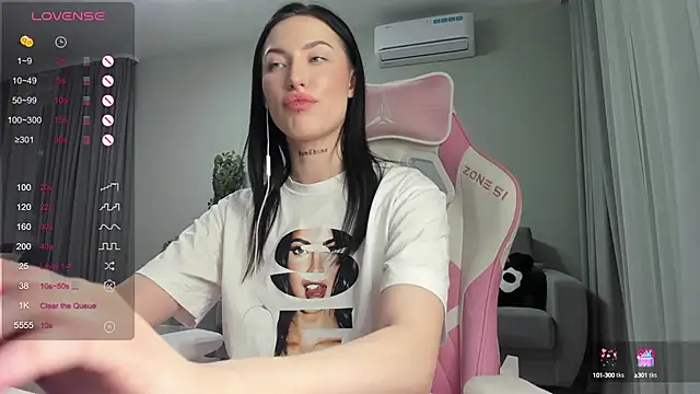 JenniferQueen11 online show from February 7, 3:08 pm