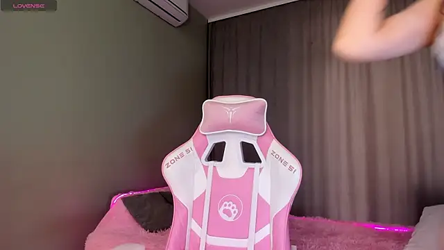 JenniferQueen11 online show from October 2, 7:59 am