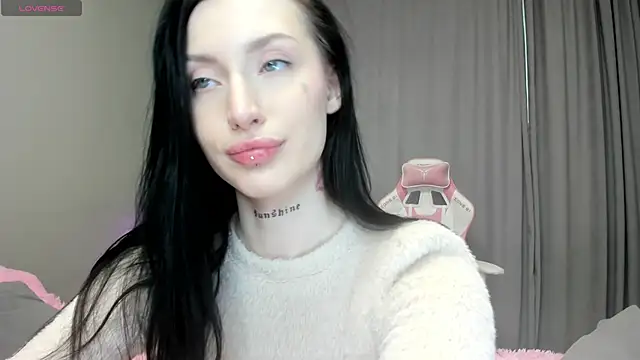 JenniferQueen11 online show from October 4, 8:01 am