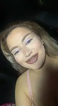 Snapshot of EmiliaPetrova chatting on December 8, 8:36 pm EmiliaPetrova online show from December 8, 8:36 pm