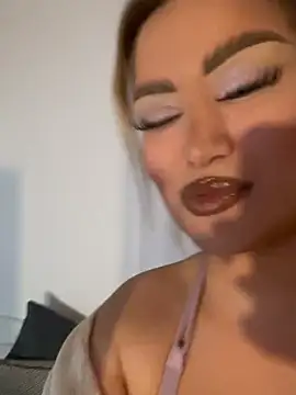 Snapshot of EmiliaPetrova chatting on January 8, 10:58 pm EmiliaPetrova online show from January 8, 10:58 pm