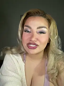 Snapshot of EmiliaPetrova chatting on February 9, 8:34 pm EmiliaPetrova online show from February 9, 8:34 pm