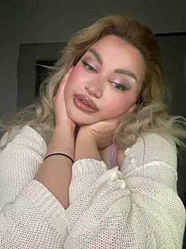 Snapshot of EmiliaPetrova chatting on February 15, 12:15 am EmiliaPetrova online show from February 15, 12:15 am