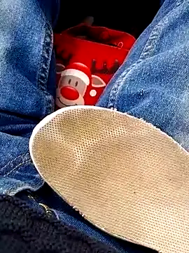 Snapshot of feet_toes chatting on March 14, 9:57 am feet toes online show from March 14, 9:57 am