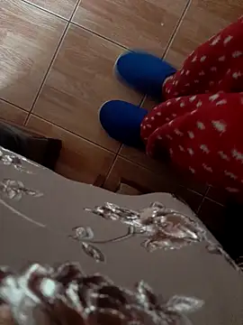 Snapshot of feet_toes chatting on October 10, 4:44 am feet toes online show from October 10, 4:44 am