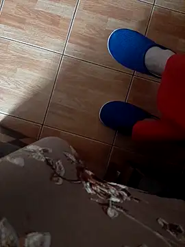 Snapshot of feet_toes chatting on November 7, 7:19 am feet toes online show from November 7, 7:19 am