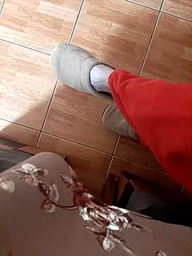 Snapshot of feet_toes chatting on November 20, 6:57 am feet toes online show from November 20, 6:57 am