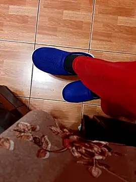 Snapshot of feet_toes chatting on January 19, 6:28 am feet toes online show from January 19, 6:28 am