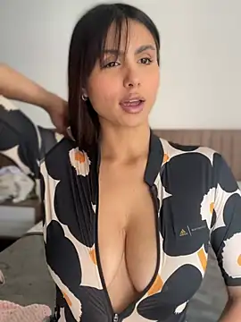 ameliayourfav1 online show from February 12, 3:29 pm