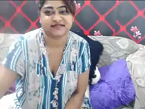 indian glitter online show from March 8, 10:45 pm