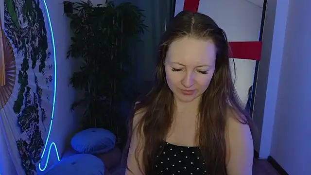 Snapshot of freya_nilsson chatting on January 3, 9:47 am freya nilsson online show from January 3, 9:47 am