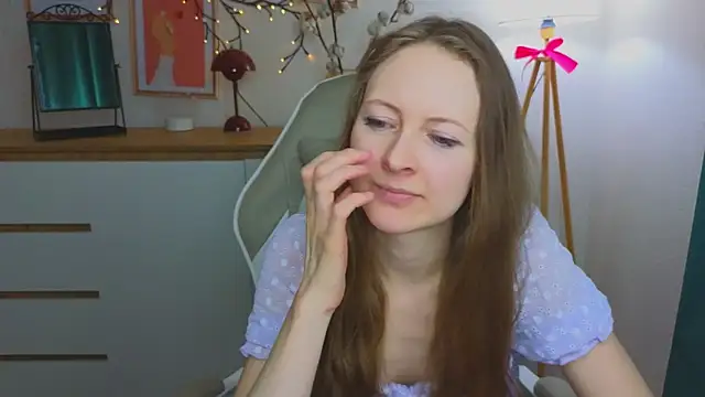 Snapshot of freya_nilsson chatting on February 4, 12:44 pm freya nilsson online show from February 4, 12:44 pm