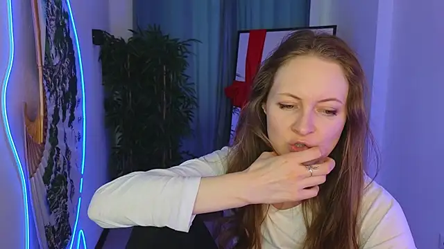 Snapshot of freya_nilsson chatting on February 9, 12:30 pm freya nilsson online show from February 9, 12:30 pm