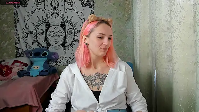 Cutie Adelia online show from December 18, 9:04 am