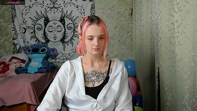 Cutie Adelia online show from December 18, 12:07 pm