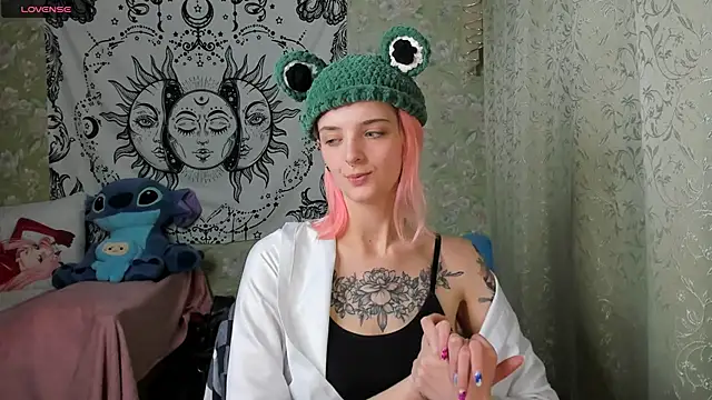 Cutie Adelia online show from December 19, 12:12 pm