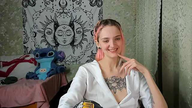 Cutie Adelia online show from January 16, 4:07 pm