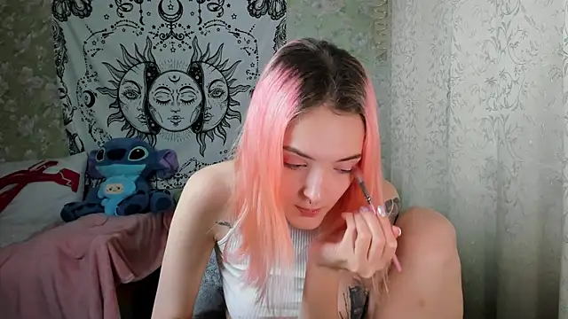 Cutie Adelia online show from January 28, 10:12 am