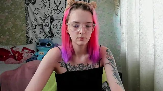 Cutie Adelia online show from February 28, 7:37 am