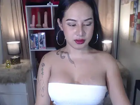 Snapshot of FrancineGarcia chatting on July 18, 4:44 pm FrancineGarcia online show from July 18, 4:44 pm
