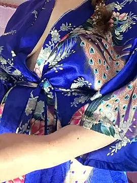 Snapshot of Kira_land chatting on May 26, 10:17 pm Kira land online show from May 26, 10:17 pm