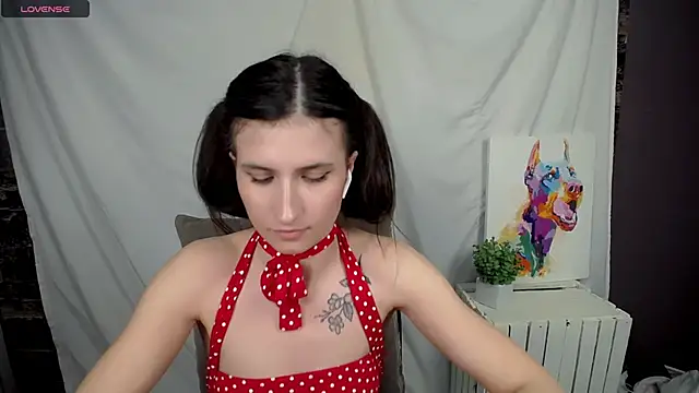 MaryEm976 online show from March 12, 9:55 am