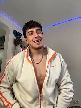 strongboy  online show from February 17, 5:52 pm