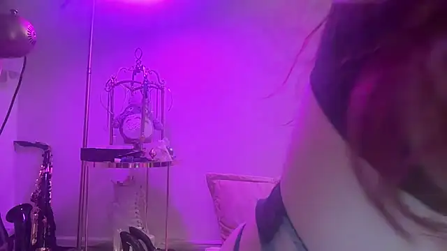 Snapshot of crystalsbaby chatting on November 10, 8:30 pm crystalsbaby online show from November 10, 8:30 pm